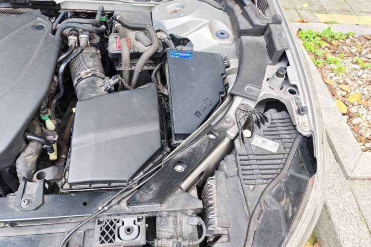 Used Volvo XC60 2022 B5 4x4 Zhiyi Luxury Edition Engine Bay Left
