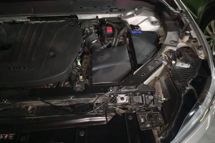Used Volvo XC60 2022 B5 4x4 Zhiyi Luxury Edition Engine Bay Left