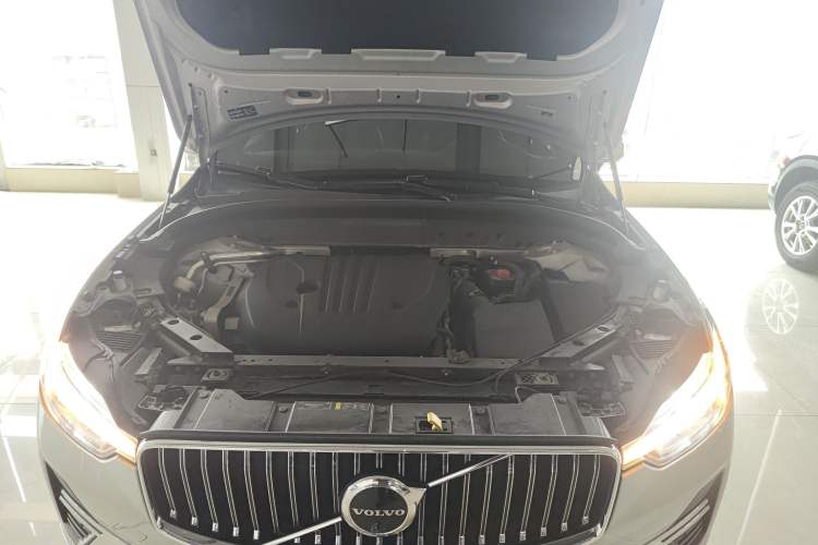 Used Volvo XC60 2022 B5 4x4 Zhiya Luxury Edition Engine Bay