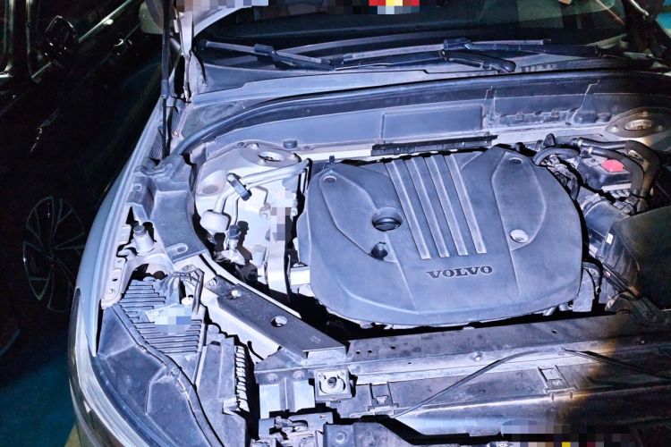 Used Volvo XC60 2022 B5 4x4 Zhiyi Luxury Edition Engine Bay Right
