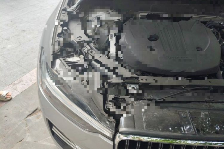 Used Volvo XC60 2022 B5 4x4 Smart Luxury Edition Engine Bay Right