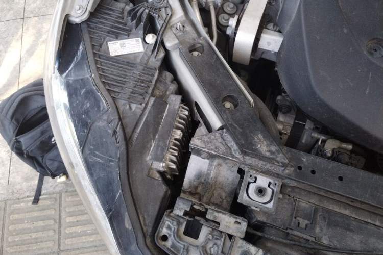 Used Volvo XC60 2022 B5 4x4 Smart Luxury Edition Engine Bay Right