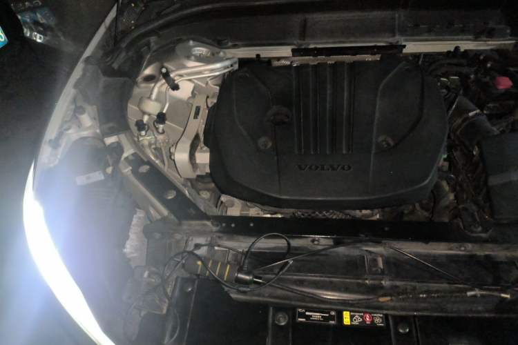 Used Volvo XC60 2022 B5 4x4 Smart Luxury Edition Engine Bay Right
