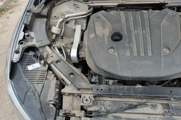 Used Volvo XC60 2022 B5 4x4 Smart Luxury Edition Engine Bay Right