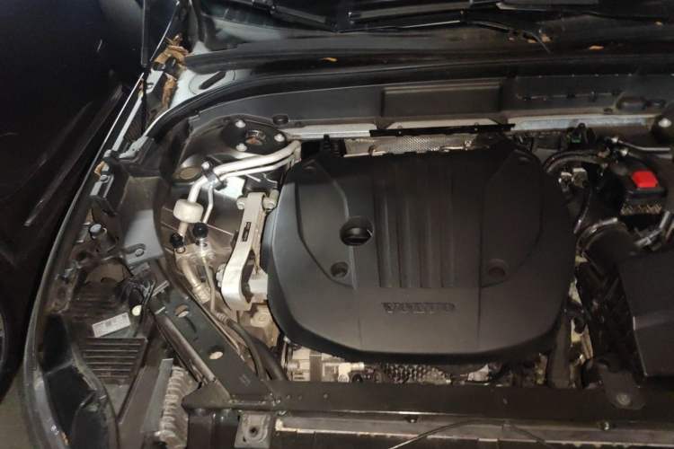 Used Volvo XC60 2022 B5 4x4 Zhiyi Sport Edition Engine Bay Right