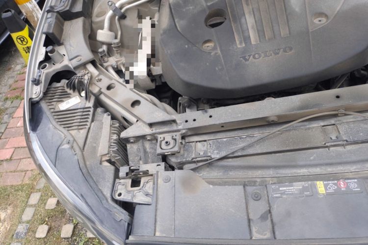Used Volvo XC60 2022 B5 4x4 Zhiyi Luxury Edition Engine Bay Right