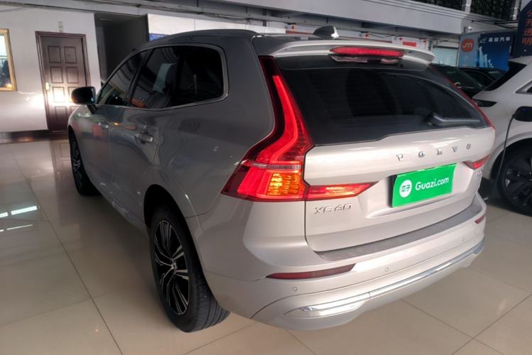 Used Volvo XC60 2022 B5 4x4 Smart Luxury Edition Exterior 2
