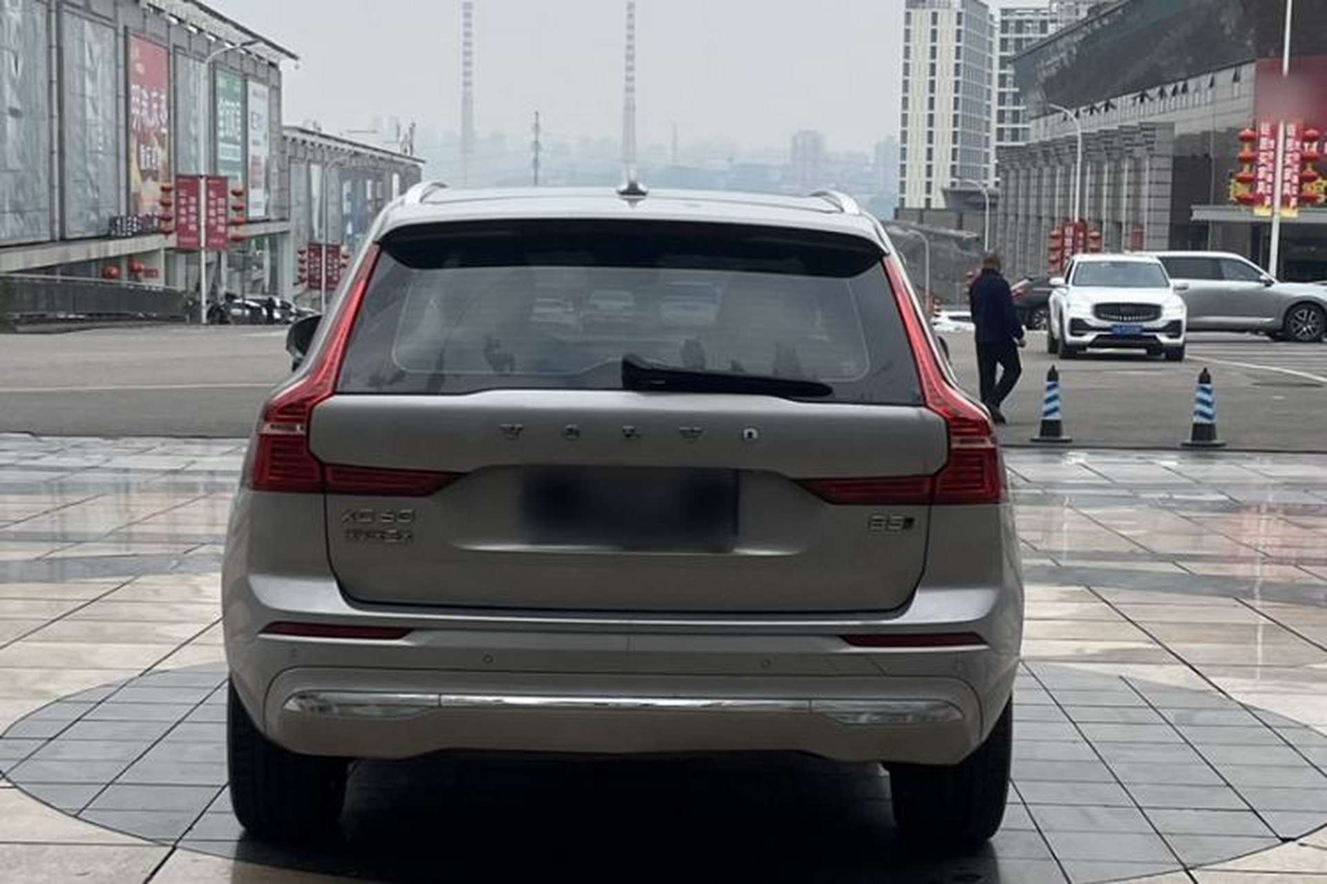Used Volvo XC60 2022 B5 4x4 Smart Luxury Edition Exterior 4