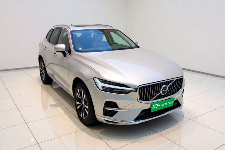 Used Volvo XC60 2022 B5 4x4 Zhiyi Luxury Edition Front Right 45 Deg
