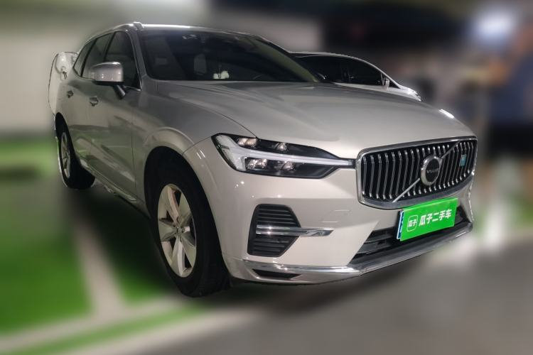 Used Volvo XC60 2022 B5 4x4 Zhiyi Luxury Edition Front Right 45 Deg