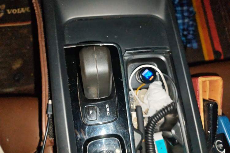 Used Volvo XC60 2022 B5 4x4 Zhiyi Luxury Edition Gear Lever