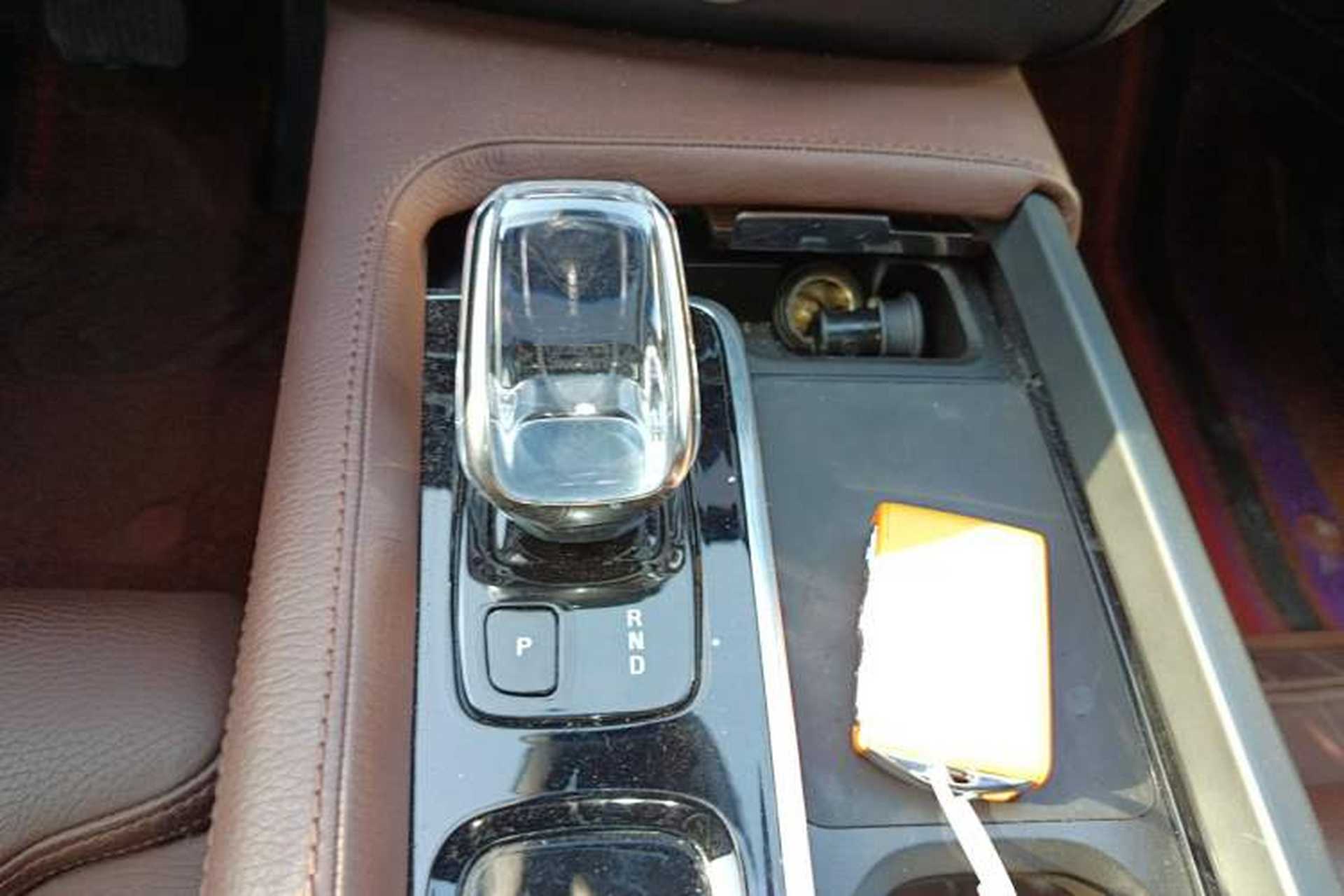 Used Volvo XC60 2022 B5 4x4 Zhiya Luxury Edition Gear Lever
