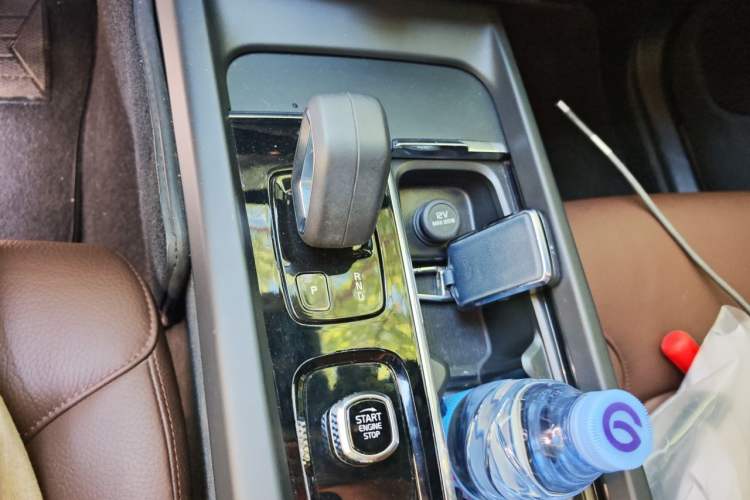 Used Volvo XC60 2022 B5 4x4 Zhiyi Luxury Edition Gear Lever
