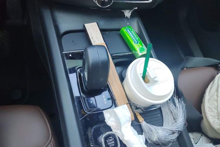 Used Volvo XC60 2022 B5 4x4 Zhiyi Luxury Edition Gear Lever