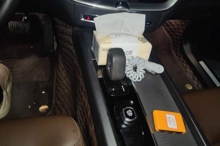 Used Volvo XC60 2022 B5 4x4 Zhiyi Sport Edition Gear Lever