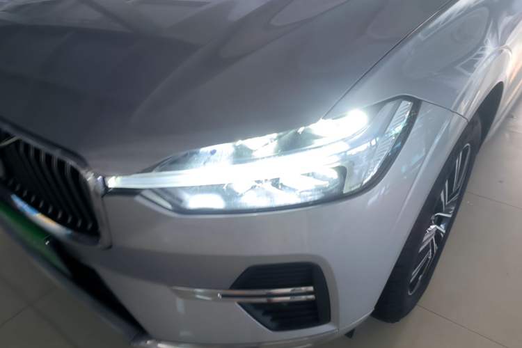 Used Volvo XC60 2022 B5 4x4 Smart Luxury Edition Left Front Headlight