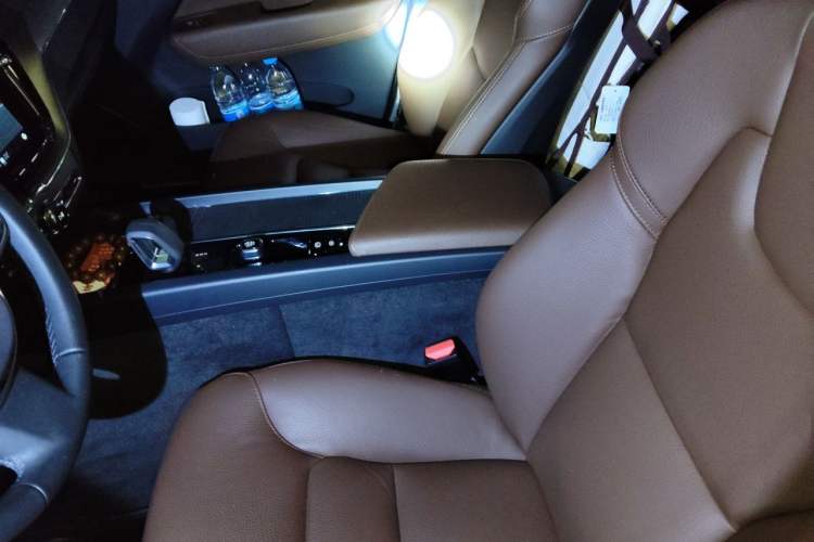 Used Volvo XC60 2022 B5 4x4 Zhiyi Luxury Edition Left Front Seat