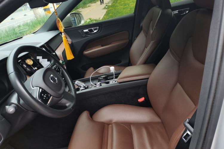 Used Volvo XC60 2022 B5 4x4 Smart Luxury Edition Left Front Seat