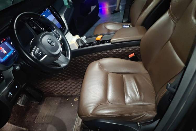 Used Volvo XC60 2022 B5 4x4 Zhiyi Sport Edition Left Front Seat