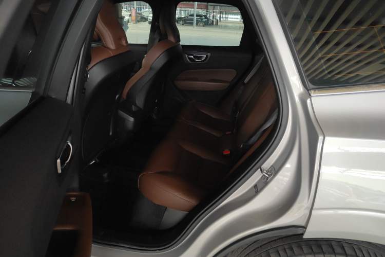 Used Volvo XC60 2022 B5 4x4 Smart Luxury Edition Left Rear Seat