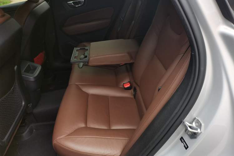Used Volvo XC60 2022 B5 4x4 Smart Luxury Edition Left Rear Seat