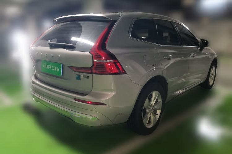 Used Volvo XC60 2022 B5 4x4 Zhiyi Luxury Edition Rear Right 45 Deg