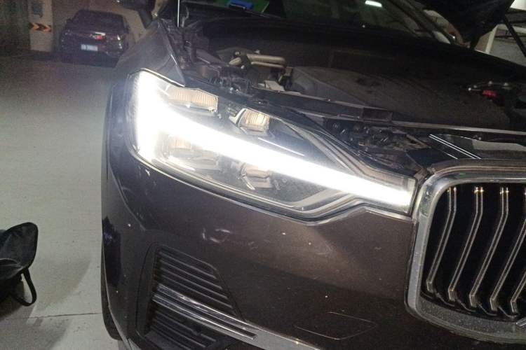 Used Volvo XC60 2022 B5 4x4 Smart Luxury Edition Right Front Headlight