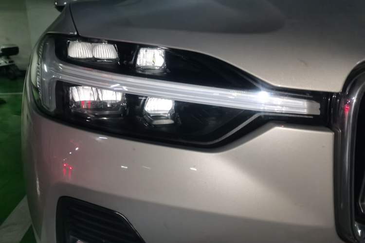 Used Volvo XC60 2022 B5 4x4 Zhiyi Luxury Edition Right Front Headlight
