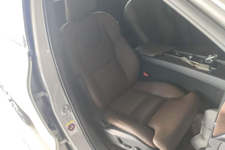 Used Volvo XC60 2022 B5 4x4 Zhiya Luxury Edition Right Front Seat