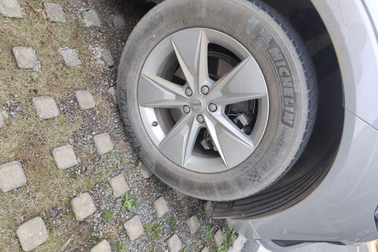 Used Volvo XC60 2022 B5 4x4 Zhiyi Luxury Edition Right Front Wheel Hub