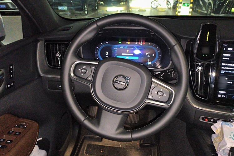 Used Volvo XC60 2022 B5 4x4 Zhiyi Luxury Edition Steering Wheel