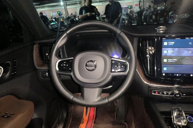 Used Volvo XC60 2022 B5 4x4 Smart Luxury Edition Steering Wheel