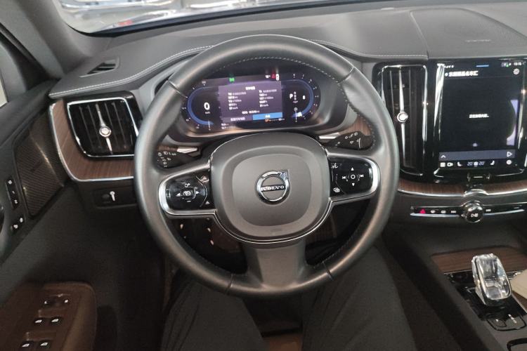 Used Volvo XC60 2022 B5 4x4 Zhiya Luxury Edition Steering Wheel