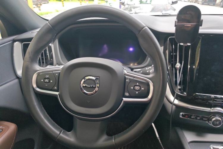 Used Volvo XC60 2022 B5 4x4 Zhiyi Luxury Edition Steering Wheel