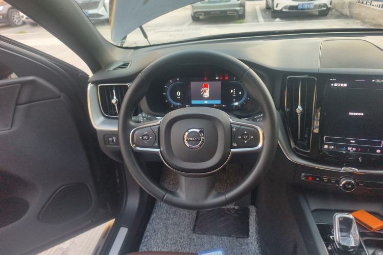 Used Volvo XC60 2022 B5 4x4 Zhiyi Luxury Edition Steering Wheel
