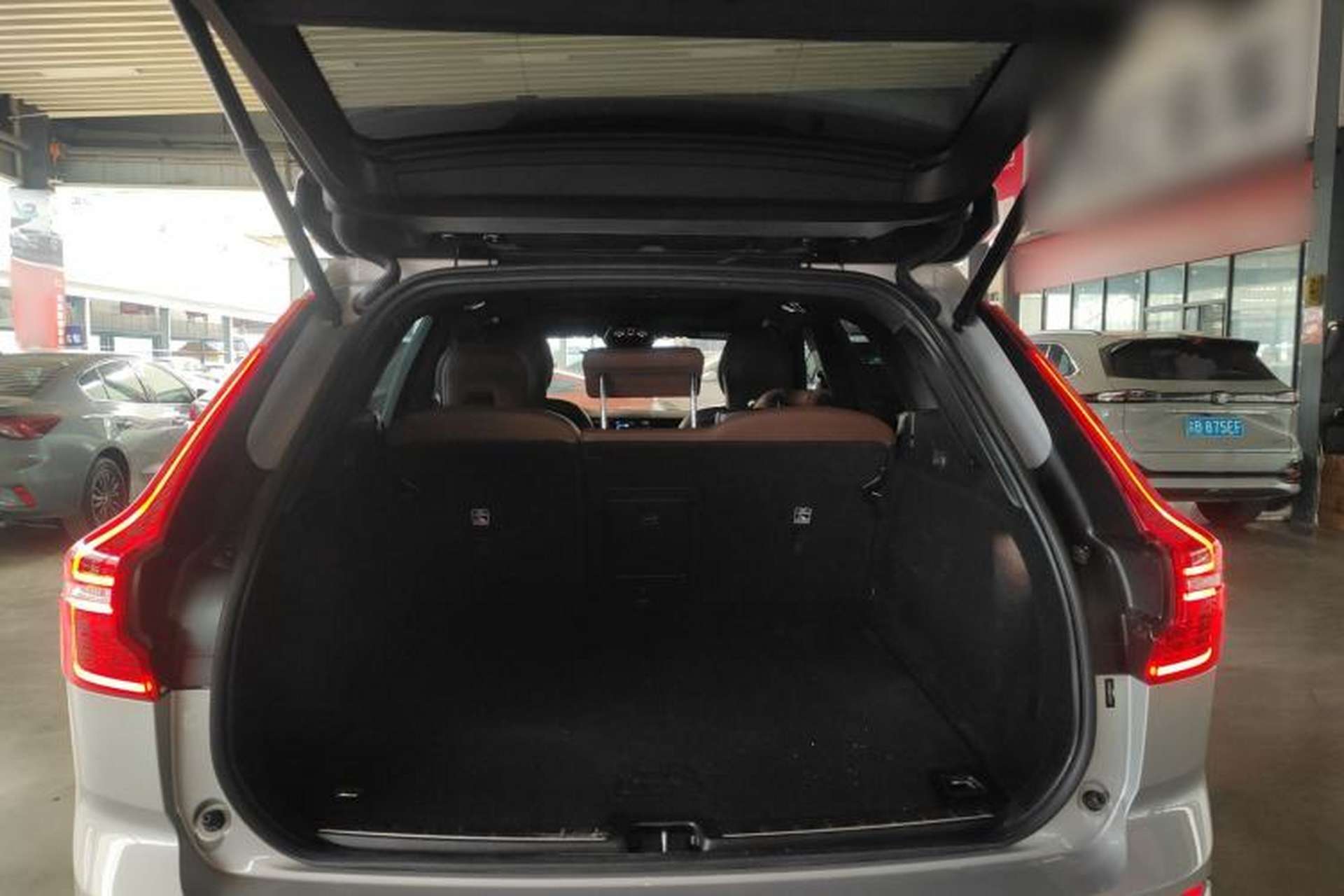 Used Volvo XC60 2022 B5 4x4 Smart Luxury Edition Trunk