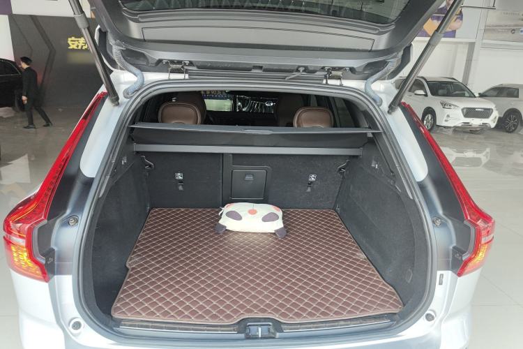 Used Volvo XC60 2022 B5 4x4 Zhiya Luxury Edition Trunk