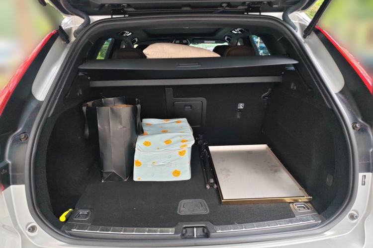 Used Volvo XC60 2022 B5 4x4 Zhiyi Luxury Edition Trunk