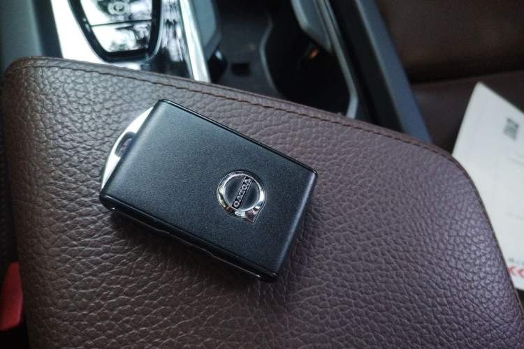Used Volvo XC60 2022 B5 4x4 Smart Luxury Edition Vehicle Key