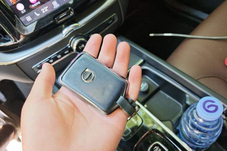 Used Volvo XC60 2022 B5 4x4 Zhiyi Luxury Edition Vehicle Key
