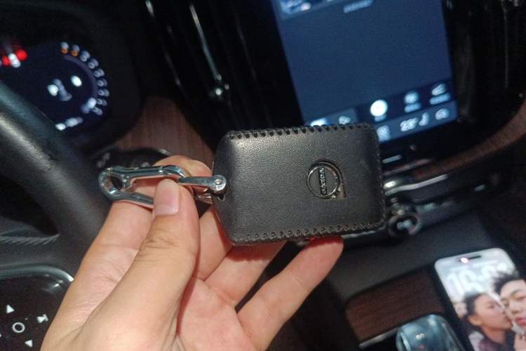 Used Volvo XC60 2022 B5 4x4 Smart Luxury Edition Vehicle Key