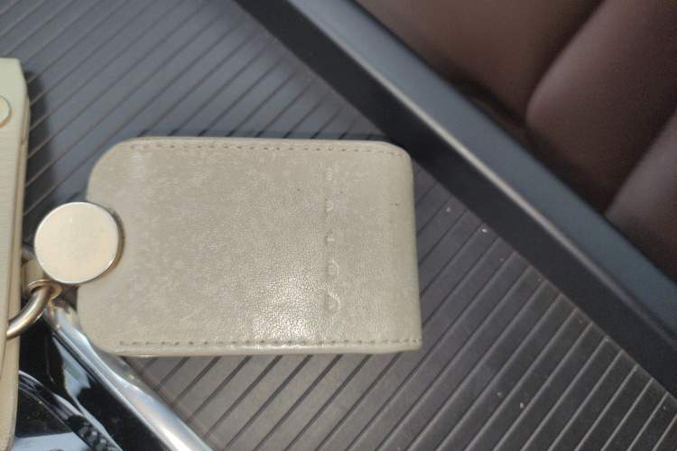 Used Volvo XC60 2022 B5 4x4 Zhiyi Luxury Edition Vehicle Key