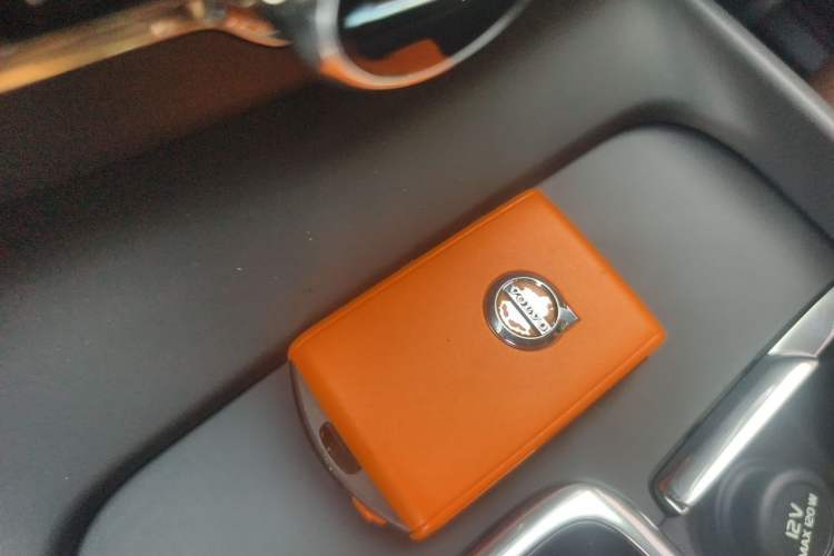Used Volvo XC60 2022 B5 4x4 Zhiyi Luxury Edition Vehicle Key