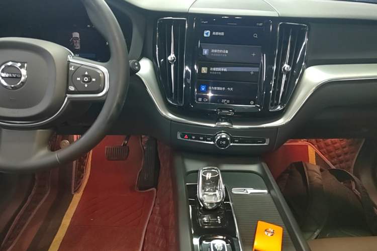 Used Volvo XC60 2022 B5 4x4 Zhiyi Luxury Edition Audio And AC Panel