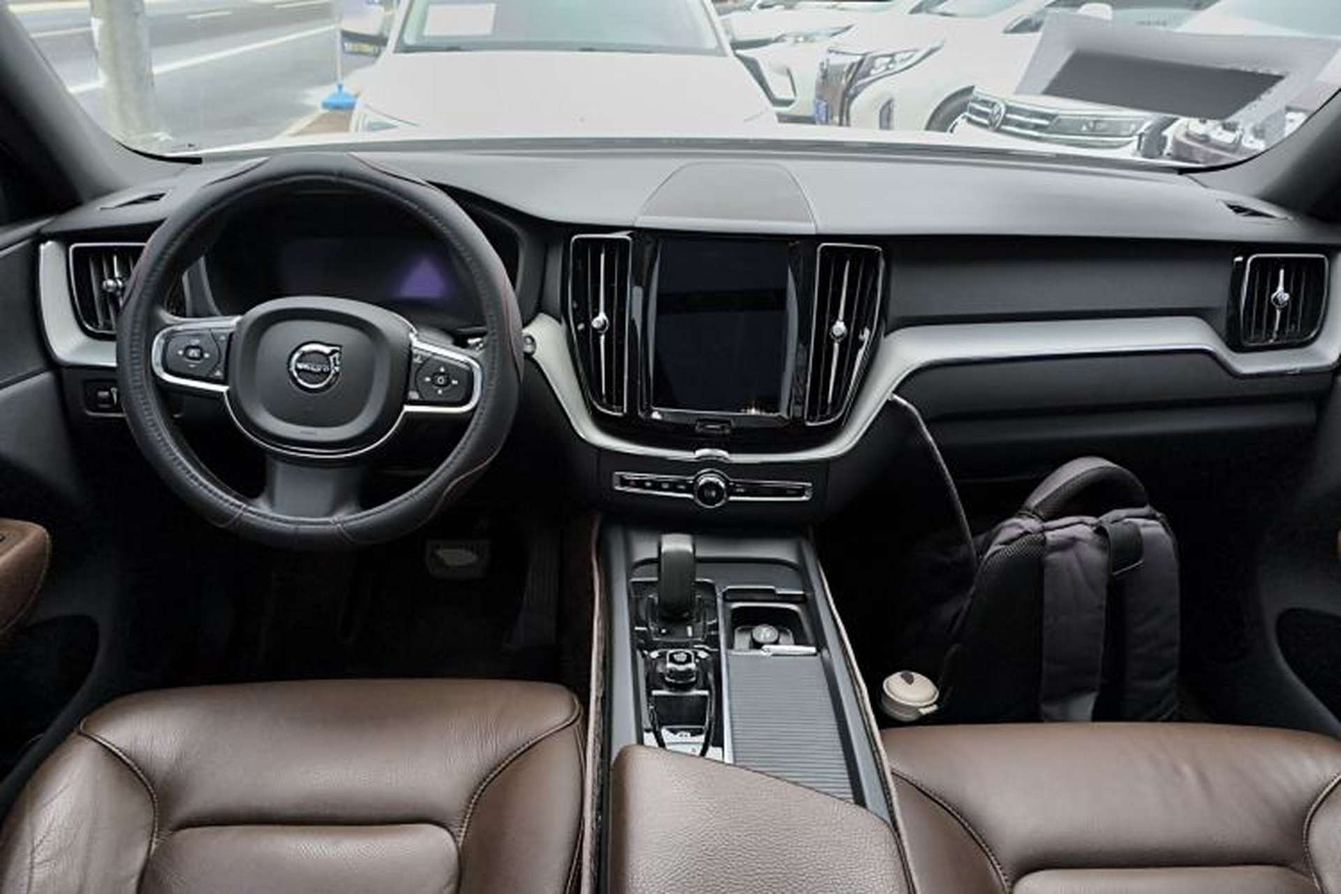 Used Volvo XC60 2022 B5 4x4 Zhiyi Luxury Edition Center Console