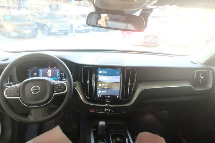 Used Volvo XC60 2022 B5 4x4 Zhiyi Luxury Edition Center Console