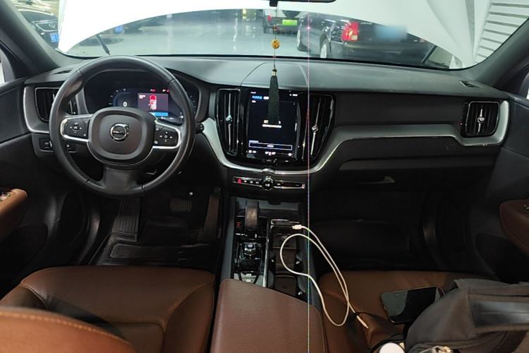 Used Volvo XC60 2022 B5 4x4 Zhiyi Luxury Edition Center Console