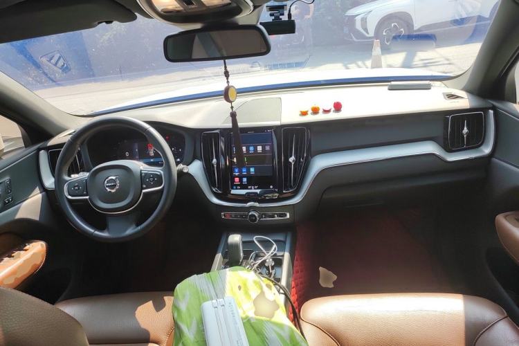 Used Volvo XC60 2022 B5 4x4 Zhiyi Luxury Edition Center Console