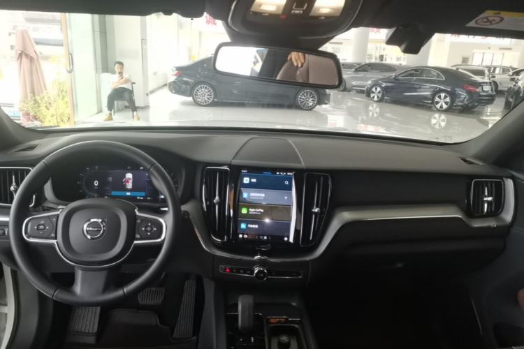 Used Volvo XC60 2022 B5 4x4 Zhiyi Luxury Edition Center Console