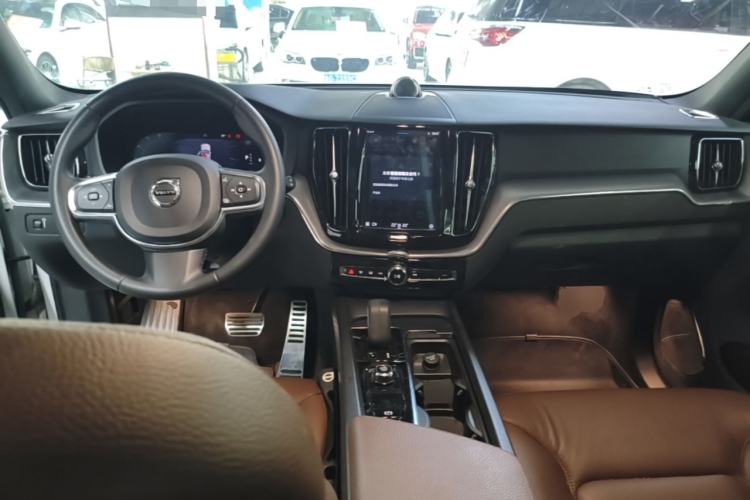 Used Volvo XC60 2022 B5 4x4 Zhiyi Luxury Edition Center Console